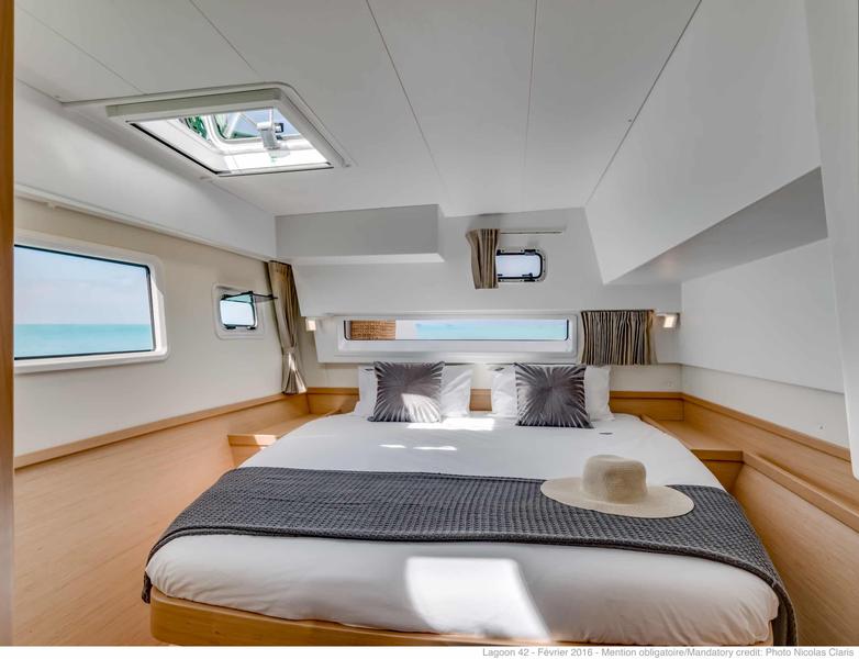 Book yachts online - catamaran - Lagoon 42 Owner Version - ALINA - rent