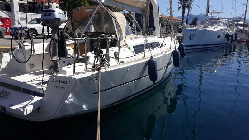 Book yachts online - sailboat - Dufour 350 - White Pearl - rent