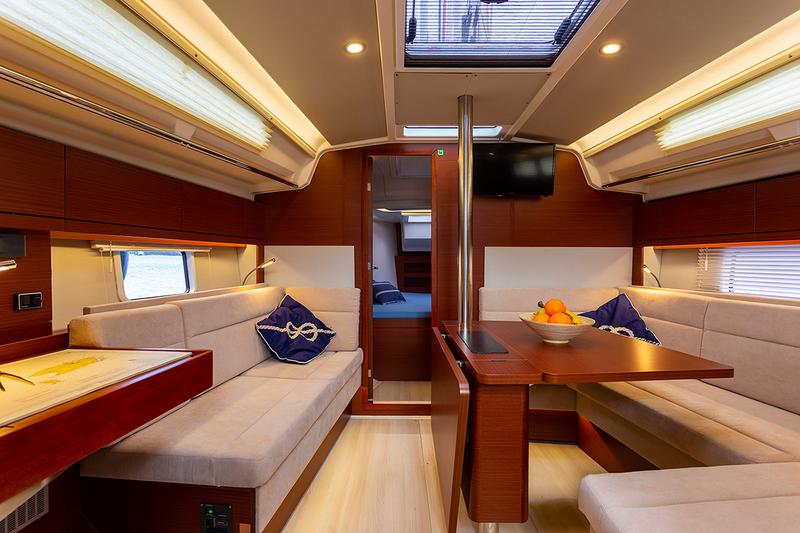 Book yachts online - sailboat - Hanse 418 - Themisto - rent