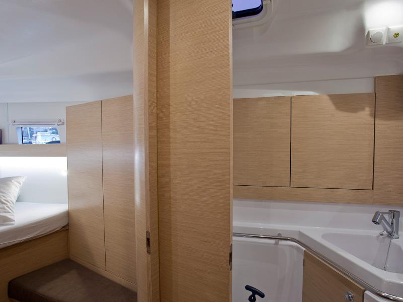 Book yachts online - sailboat - Elan 45 Impression - KYRA - rent