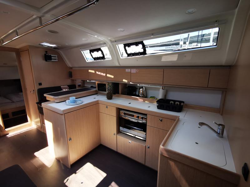 Book yachts online - sailboat - Bavaria Cruiser 51 - MARIE - rent
