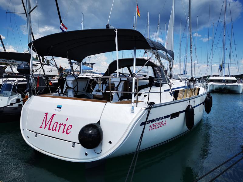 Book yachts online - sailboat - Bavaria Cruiser 51 - MARIE - rent