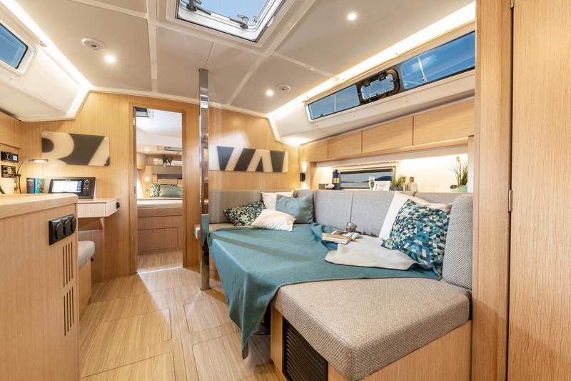 Book yachts online - sailboat - Bavaria C42 - Supereva - rent