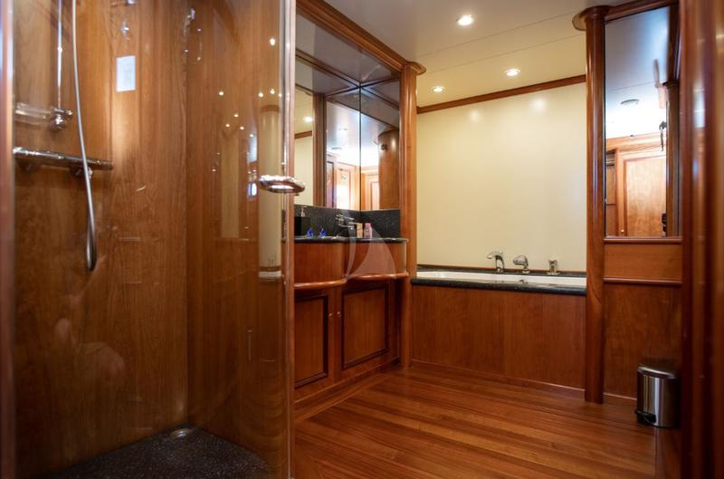 Book yachts online - motorboat - Motoryacht - Sea Breeze II - rent
