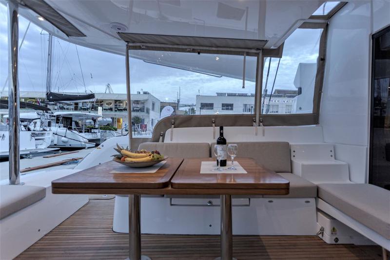 Book yachts online - catamaran - Lagoon 50 - SUNSHINE  - rent