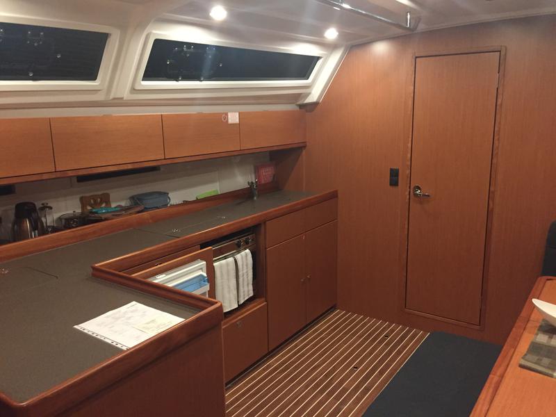 Book yachts online - sailboat - Bavaria Cruiser 46 - Batukaan - rent