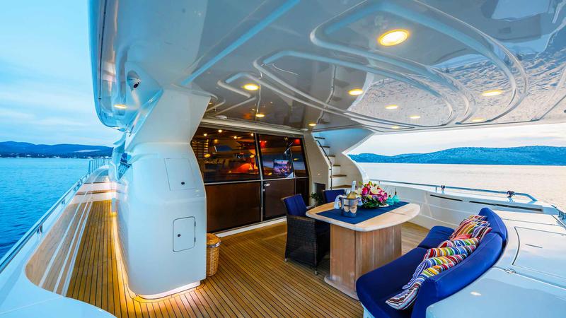 Book yachts online - motorboat - Ferretti 760 - Quo Vadis I - rent