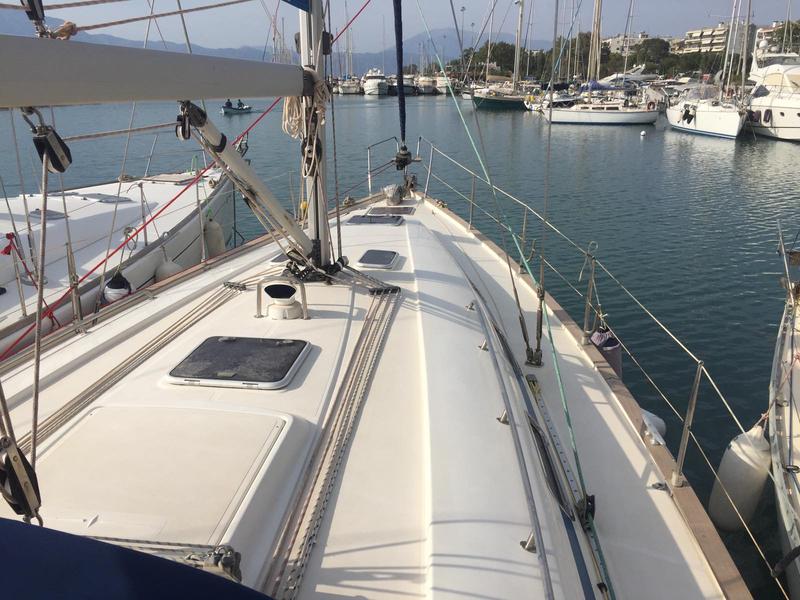 Book yachts online - sailboat - Bavaria 44 - Giannis - rent