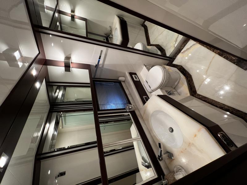 Book yachts online - motorboat - Dominator 680 S - QUO VADIS - rent