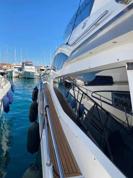 Book yachts online - motorboat - Galeon 550 Sky - GREMIX - rent