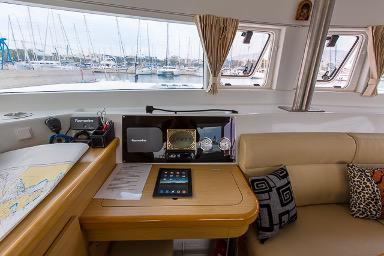 Book yachts online - catamaran - Lagoon 420 - SAMBA - rent