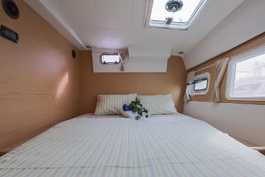 Book yachts online - catamaran - Lagoon 420 - SAMBA - rent