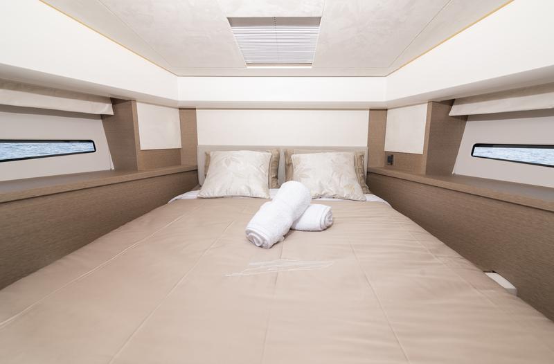 Book yachts online - motorboat - Prestige 460 Fly - Adudu 2 - rent