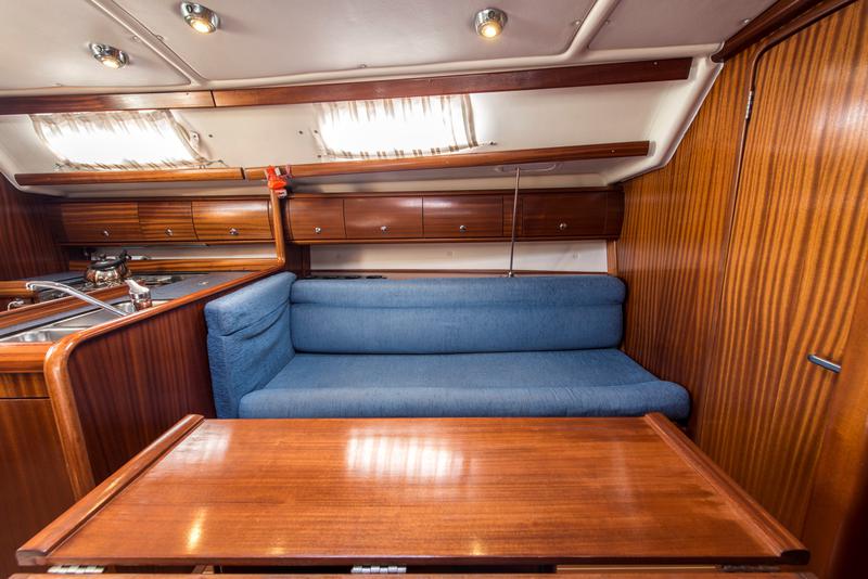 Book yachts online - sailboat - Bavaria 36 - Arcobaleno - rent