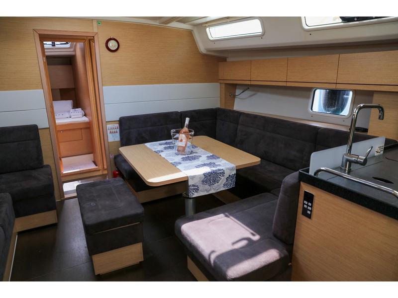 Book yachts online - sailboat - Hanse 458 - Celine 1 - rent
