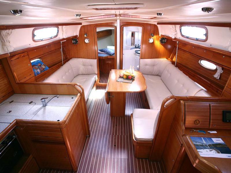 Book yachts online - sailboat - Bavaria 37 Cruiser - Alexandros III - rent