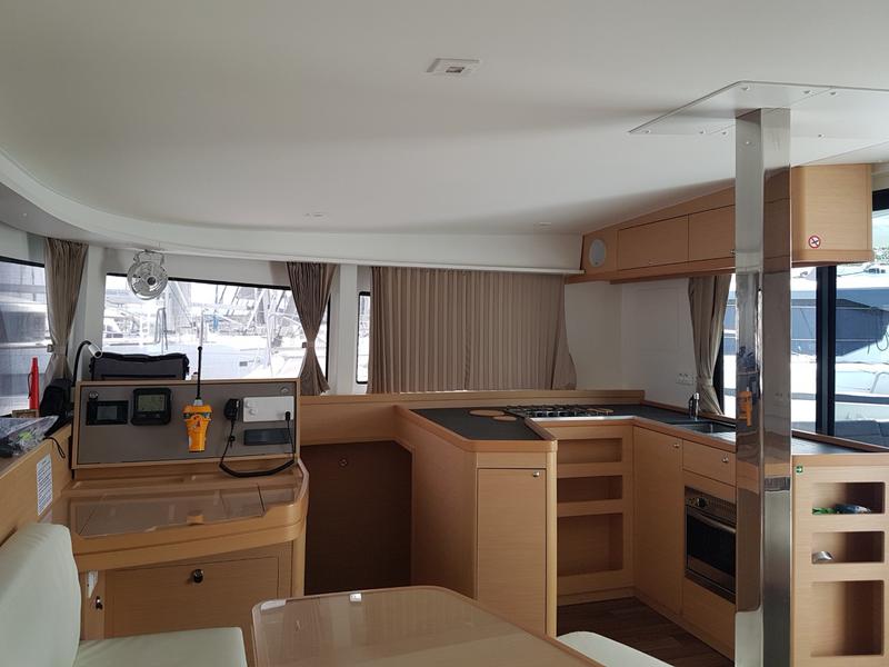 Book yachts online - catamaran - Lagoon 42 - Agia Irini - rent
