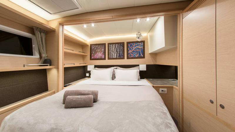 Book yachts online - catamaran - Lagoon 560 S2 - Alyssa - rent