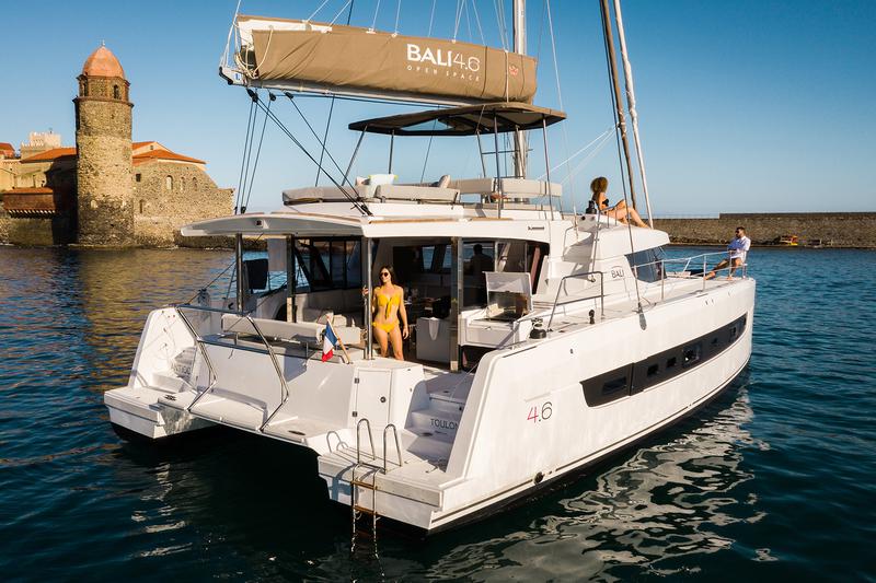 Book yachts online - catamaran - Bali 4.6 - Scorpio - rent