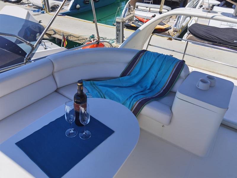 Book yachts online - motorboat - Rodman 41 - Mainera - rent
