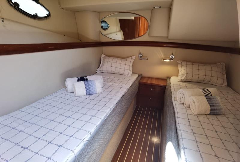 Book yachts online - motorboat - Rodman 41 - Mainera - rent