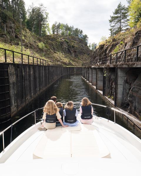 Book yachts online - motorboat - Greenline 39 - Kviteseid - rent