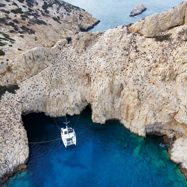 Book yachts online - catamaran - Lagoon 42 - Aktaia - rent