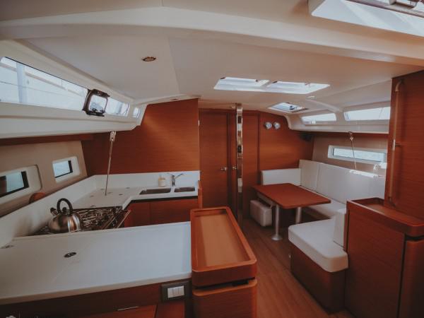 Book yachts online - sailboat - Sun Odyssey 440 - Eleni - rent