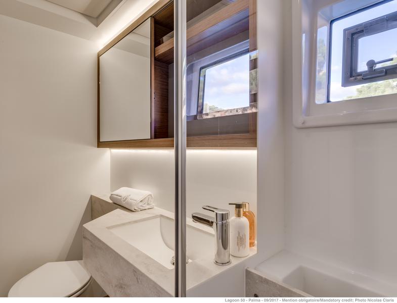 Book yachts online - catamaran - Lagoon 50 - Alchera - rent