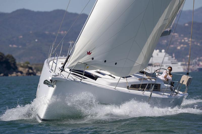 Book yachts online - sailboat - Dufour 430 Grand Large - Sandra - rent