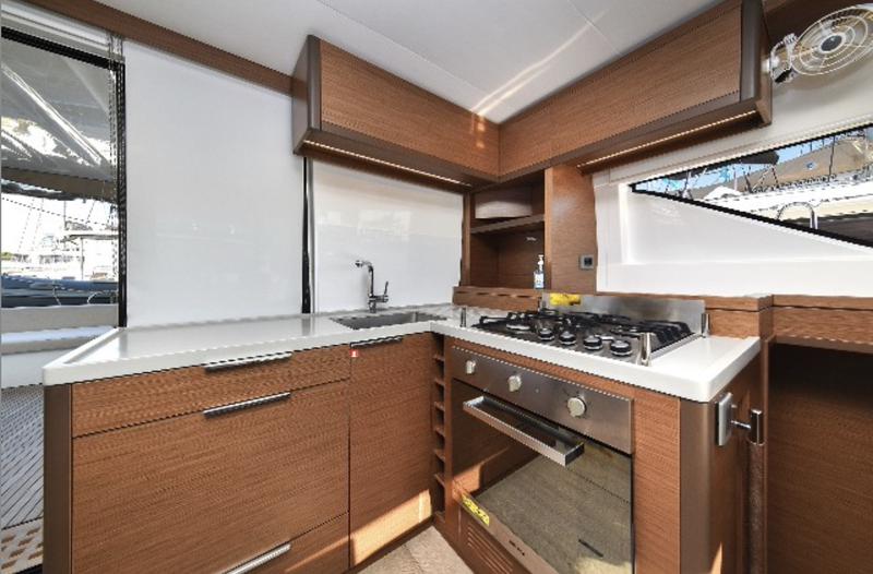 Book yachts online - catamaran - Lagoon 50 - LUX - rent