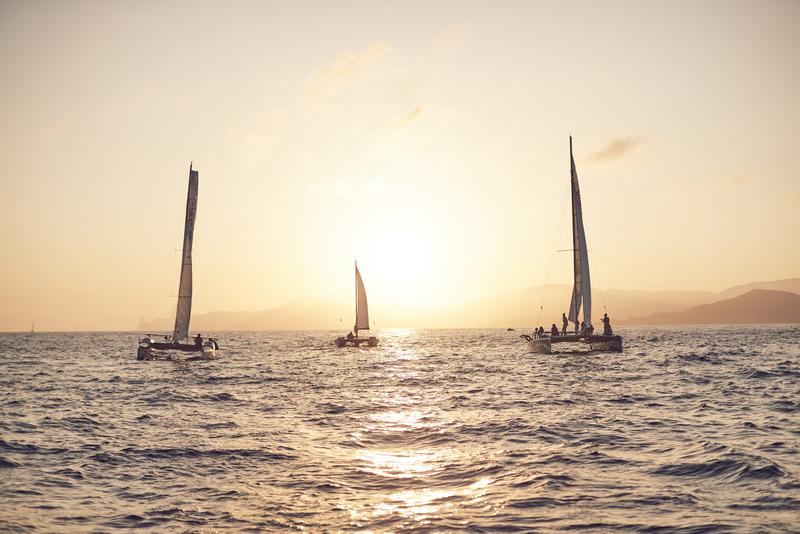 Book yachts online - catamaran - IY LBV33 - Dragonfly - rent