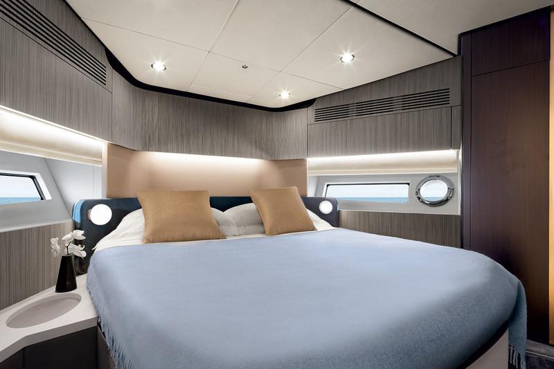 Book yachts online - motorboat - Azimut 55 Flybridge - Be Happy - rent