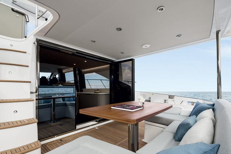 Book yachts online - motorboat - Azimut 55 Flybridge - Be Happy - rent