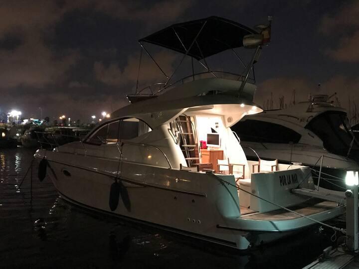 Book yachts online - motorboat - StarFisher 34L - Por La Mar - rent