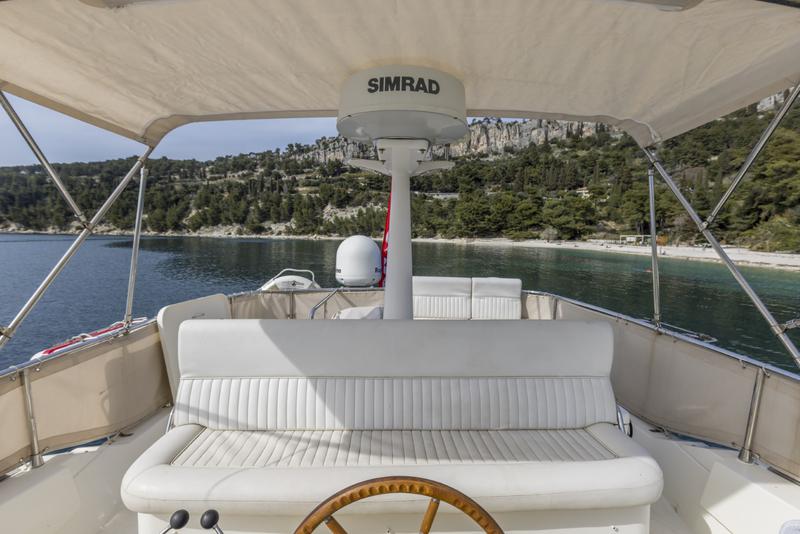 Book yachts online - motorboat - Belliure 44 MY - ROBUSTO - rent