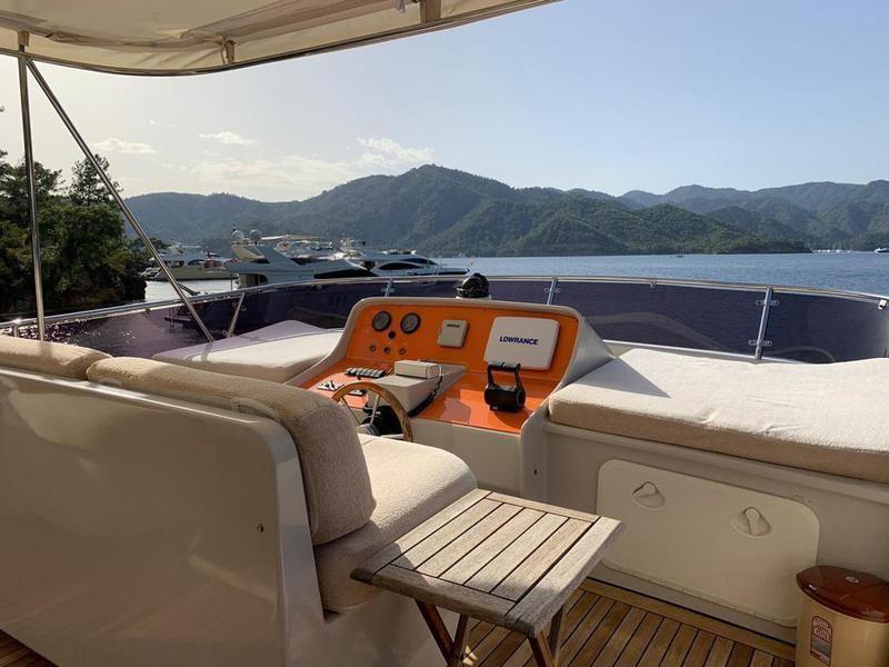 Book yachts online - motorboat - SES Yacht Trawler 55 - Atil - rent