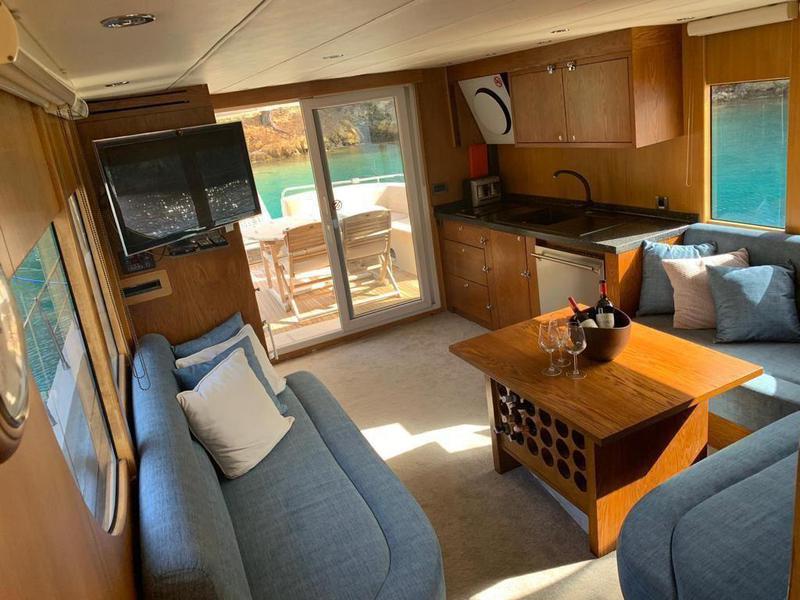 Book yachts online - motorboat - SES Yacht Trawler 55 - Atil - rent