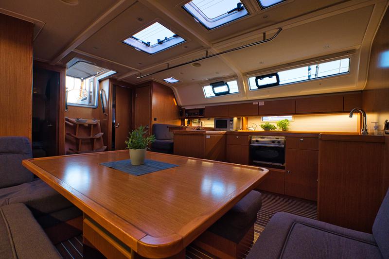 Book yachts online - sailboat - Bavaria 51 Cruiser - Teorema - rent