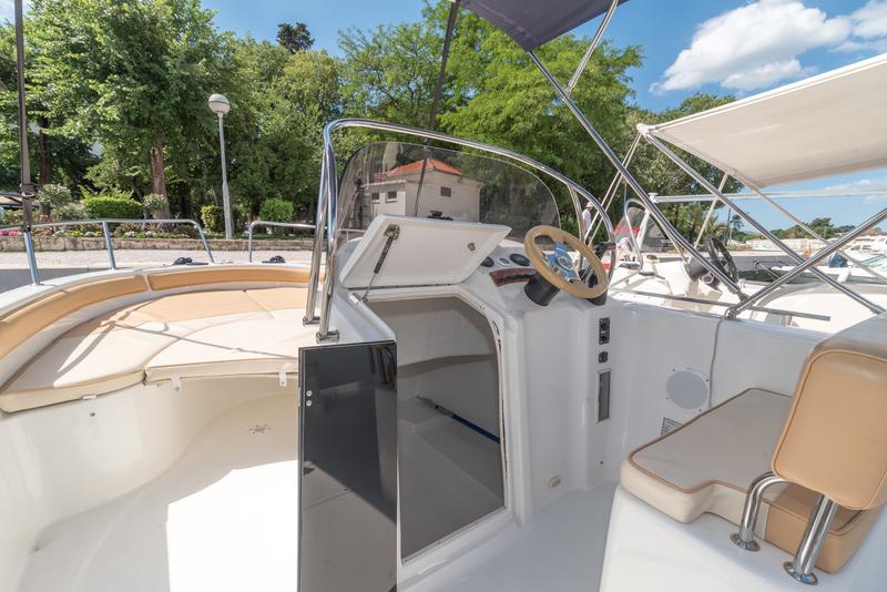 Book yachts online - motorboat - Saver 650 - no name - rent