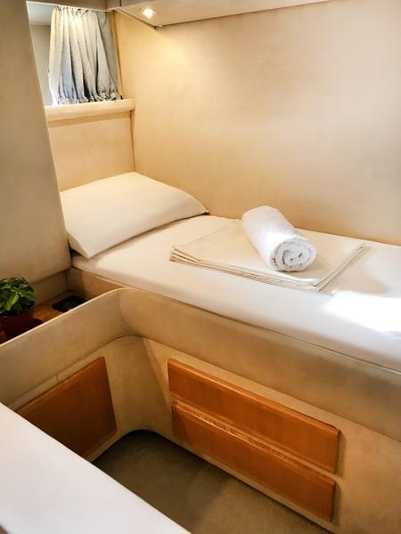 Book yachts online - motorboat - Posillipo Martinica 42 TS - Dim - rent
