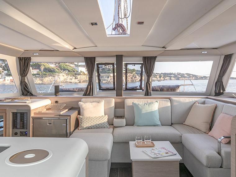 Book yachts online - catamaran - Fountain Pajot Isla 40 - Fiki - rent
