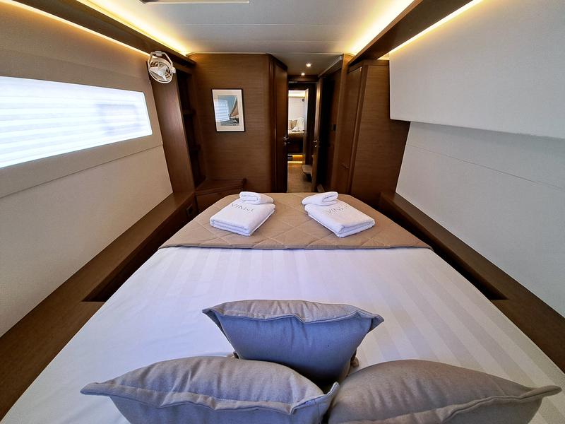 Book yachts online - catamaran - Lagoon 46 - OMNIA  - rent