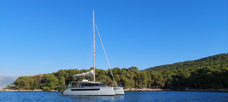 Book yachts online - catamaran - Luna 49 - Gold - rent