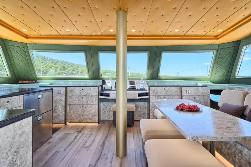 Book yachts online - catamaran - Luna 49 - Gold - rent
