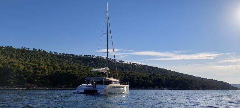 Book yachts online - catamaran - Luna 49 - Gold - rent