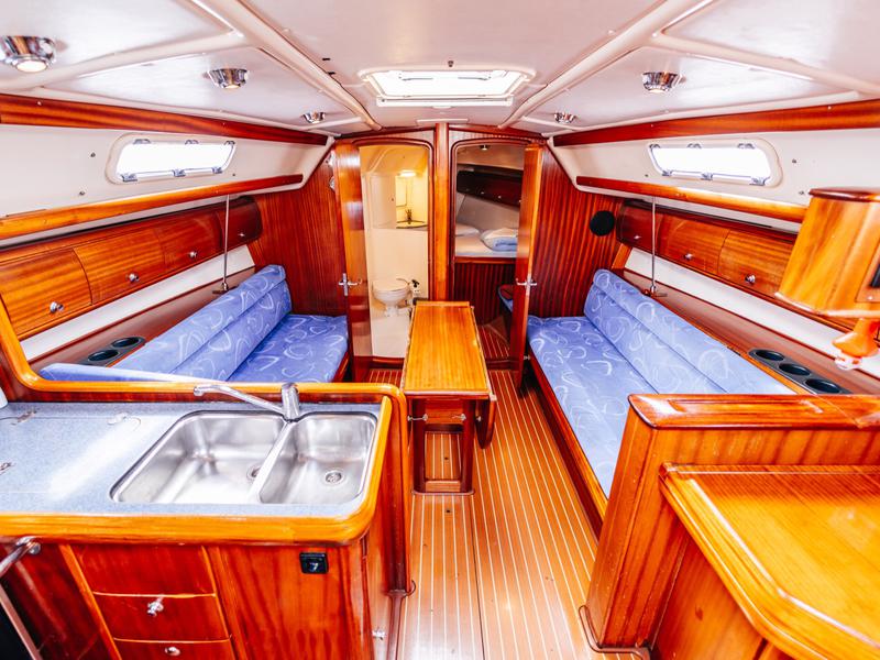 Book yachts online - sailboat - Bavaria 36 Cruiser - Dolkar - rent