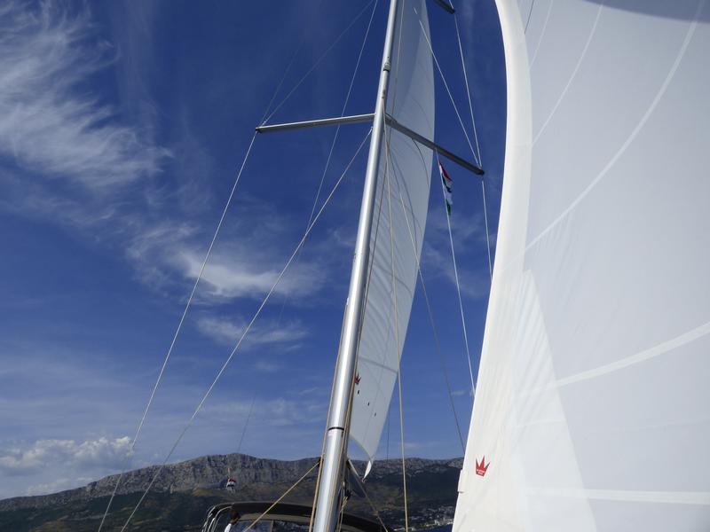 Book yachts online - sailboat - Dufour 470 - BALU - rent
