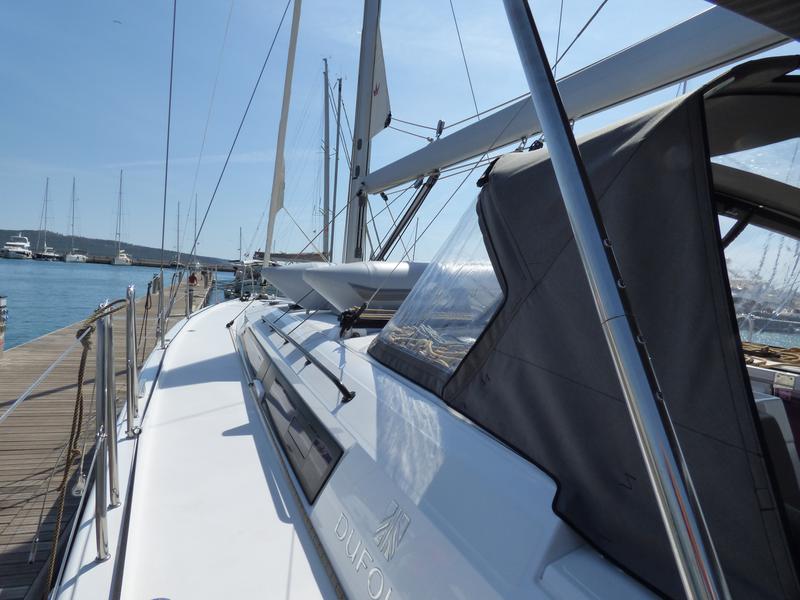 Book yachts online - sailboat - Dufour 470 - BALU - rent
