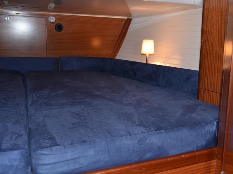 Book yachts online - sailboat - Delphia 47 - Arctic Light - rent